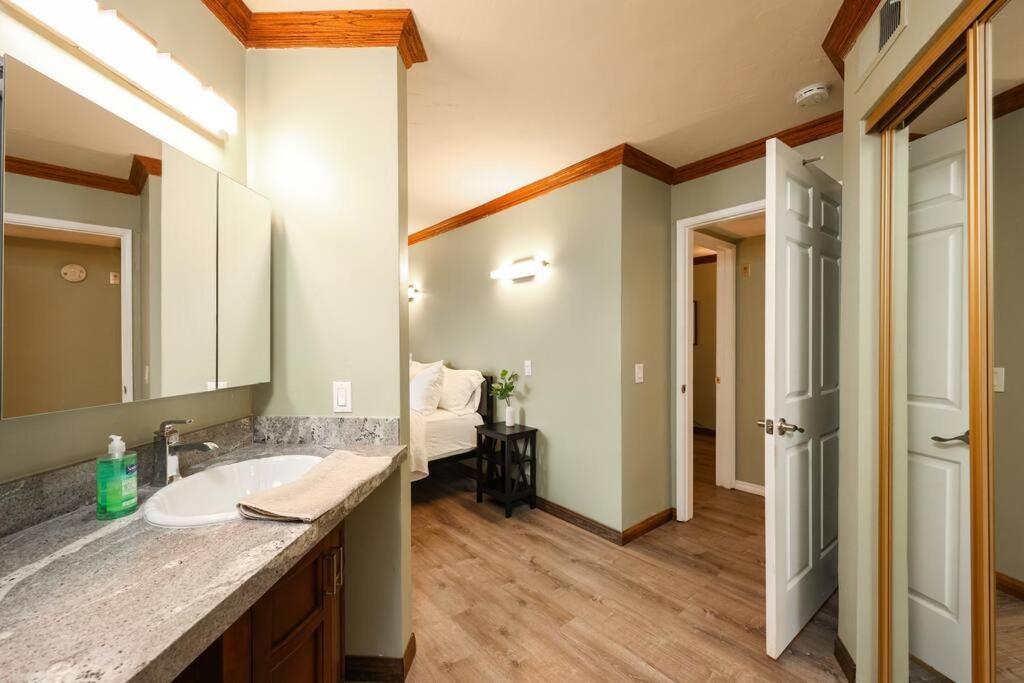 Chic Condo Steps From Petco Park San Diego Zewnętrze zdjęcie